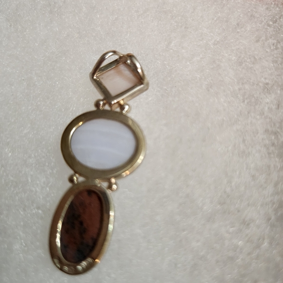 Beautiful 3 Stone Pendant In Silver - Picture 2 of 4